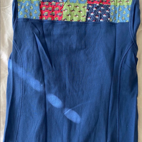 Vineyard Vines Holiday Sweater - Picture 2 of 3